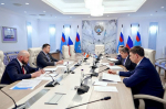 Губернатор Омской области Виталий Хоценко провел встречу с главой Росавтодора Романом Новиковым